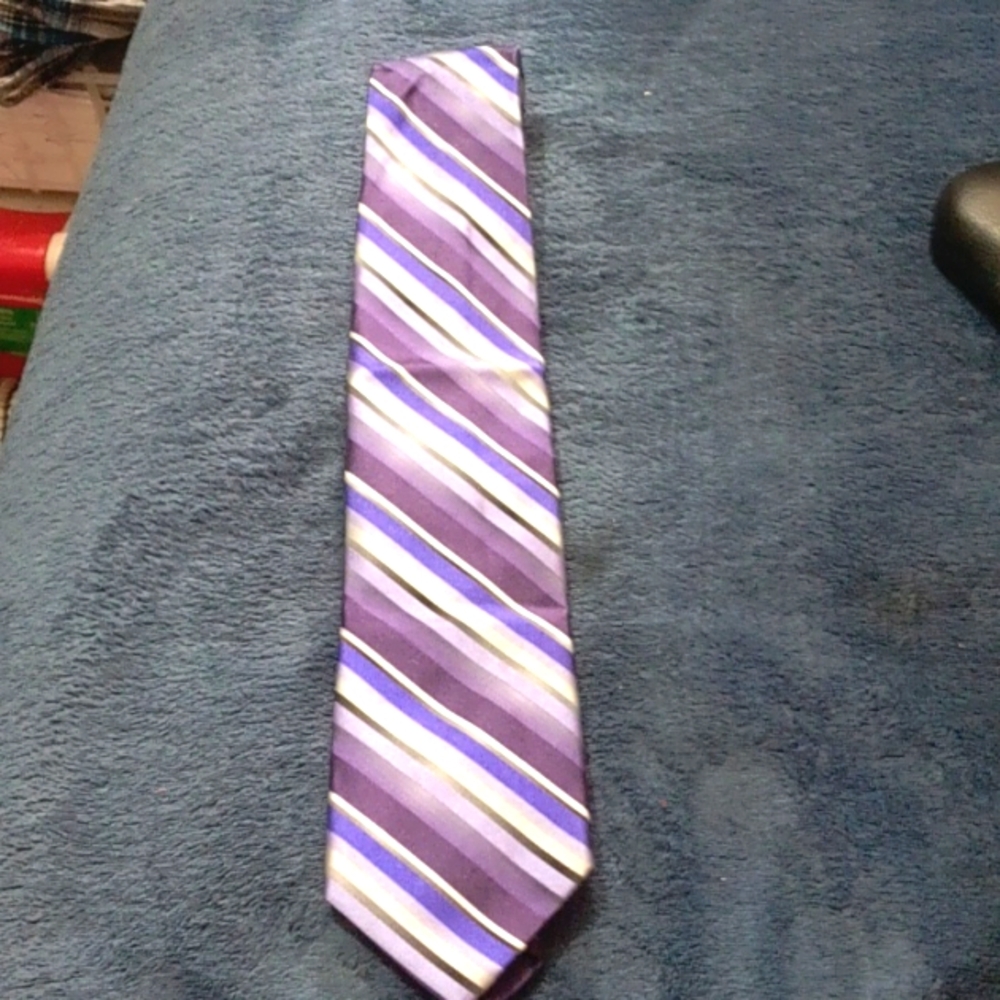 100% silk tie by van Heusen 3 tone purple/white/silver